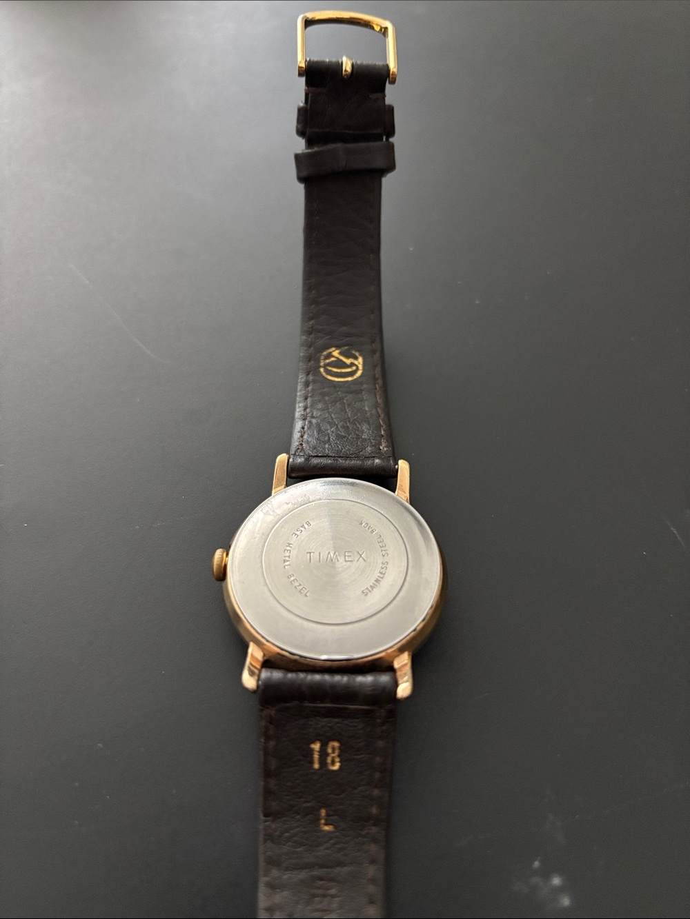 Vintage 1979 Timex Gold Tone Case with Brown Leather Strap - Picture 2 of 6